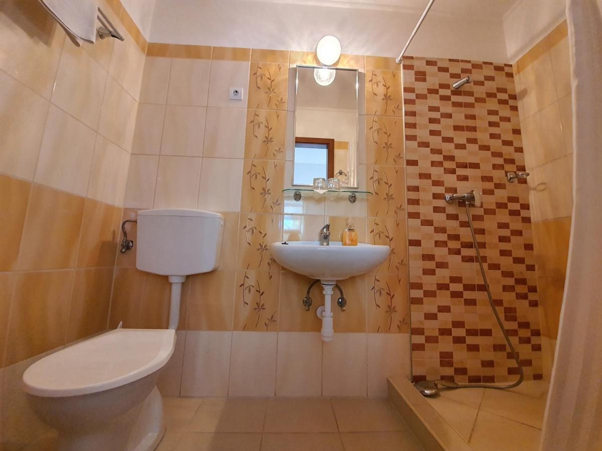 Platan Szallashely Hotel Sandorfalva Luaran gambar