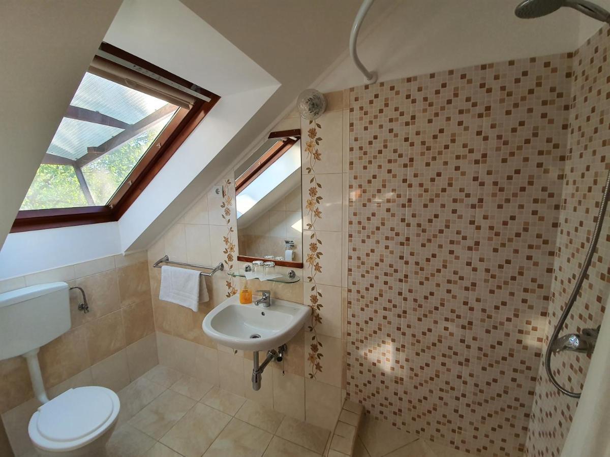 Platan Szallashely Hotel Sandorfalva Luaran gambar