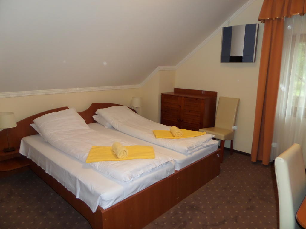 Platan Szallashely Hotel Sandorfalva Luaran gambar